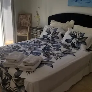 D'hote La Petite Maison Du Puits Bollène